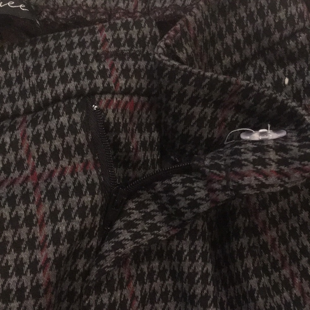 Forever 21 Houndstooth Plaid Knit Ankle Pants - Picture 7 of 10